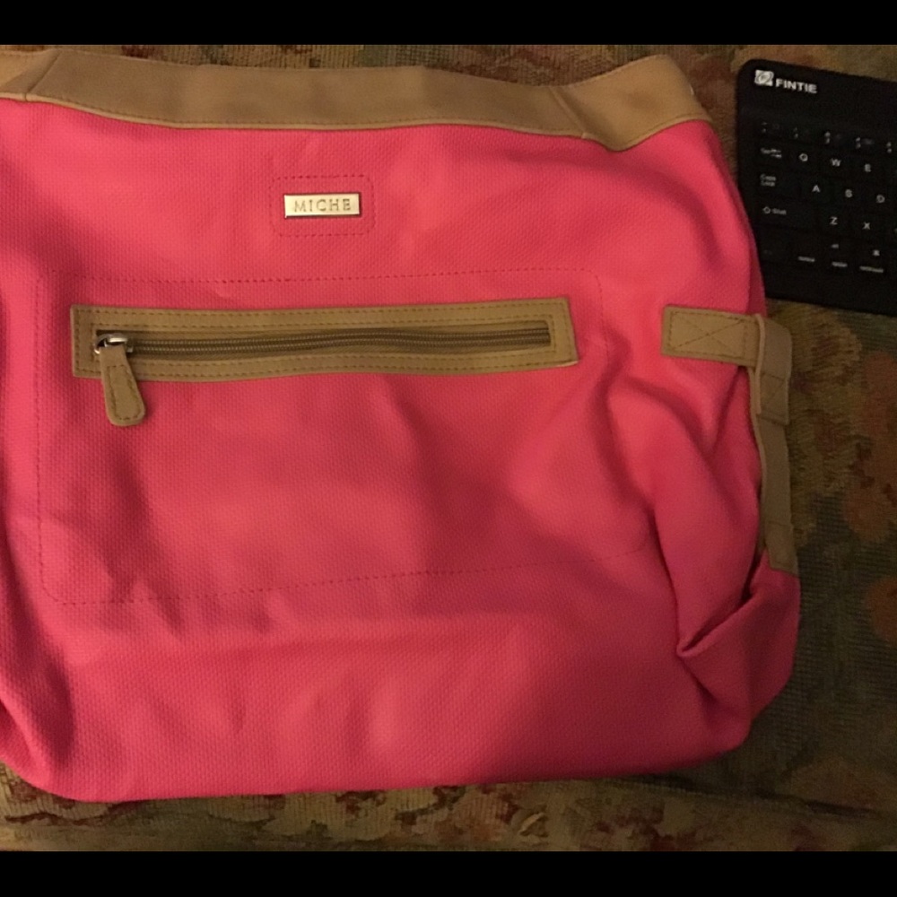 Miche Demi shell for your base bag (not included)